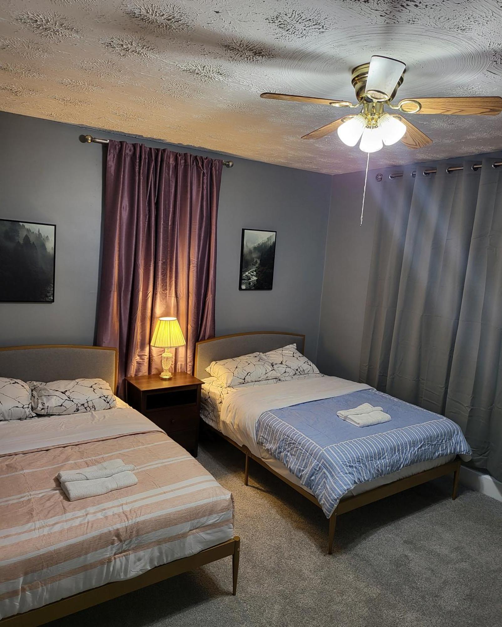 Guest Room With Two Double Beds In Columbus Oh, Airport Location المظهر الخارجي الصورة