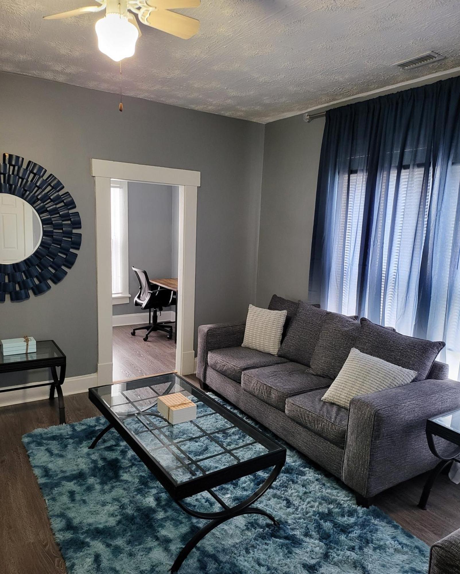 Guest Room With Two Double Beds In Columbus Oh, Airport Location المظهر الخارجي الصورة