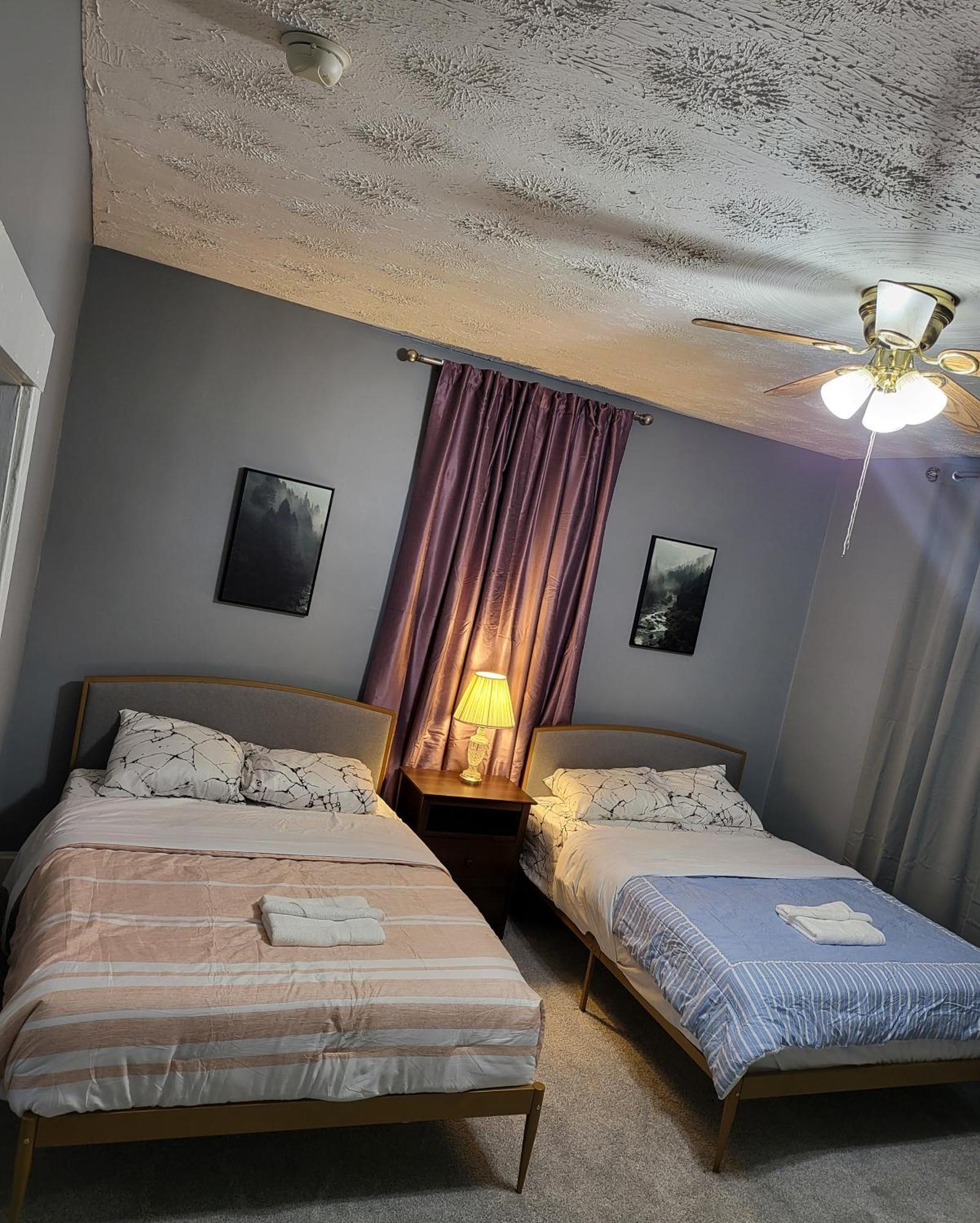 Guest Room With Two Double Beds In Columbus Oh, Airport Location المظهر الخارجي الصورة